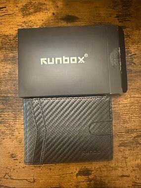 Black Carbon-Texture Men's Card & Key Holder Wallet